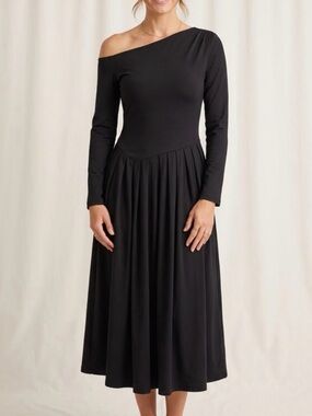 Elegant Black off one shoulder Long-Sleeve Pleated Midi Dress party casual